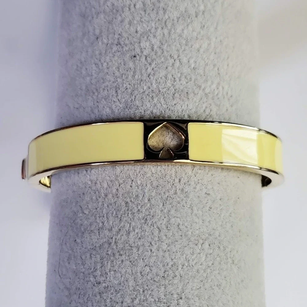 Kate Spade New York Cutout Spade Hinged Bangle Bracelet Yellow Enamel Gold Tone - Picture 10 of 10